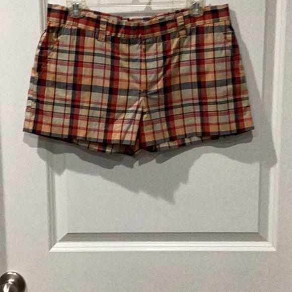 American Eagle Outfitters Plaid Shorts Size 8 - Picture 2 of 9